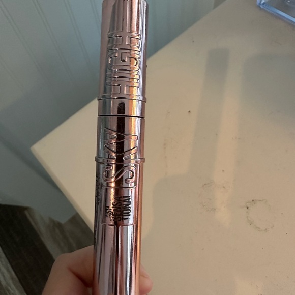 Assorted Mascara Collection - Picture 5 of 7